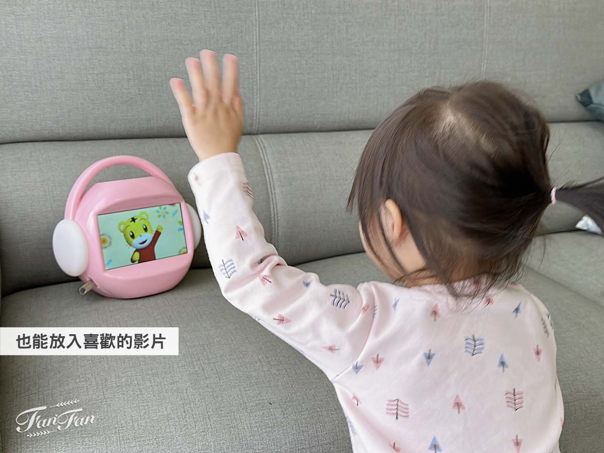 【親子】育兒神隊友！昌兒兒童唱跳學習機｜能唱能跳、學英文注音、玩遊戲還能看勞作DIY教學，收錄東森幼幼台與momo親子台經典童歌故事，同場加映嗡嗡兔故事機與兒童護眼相機