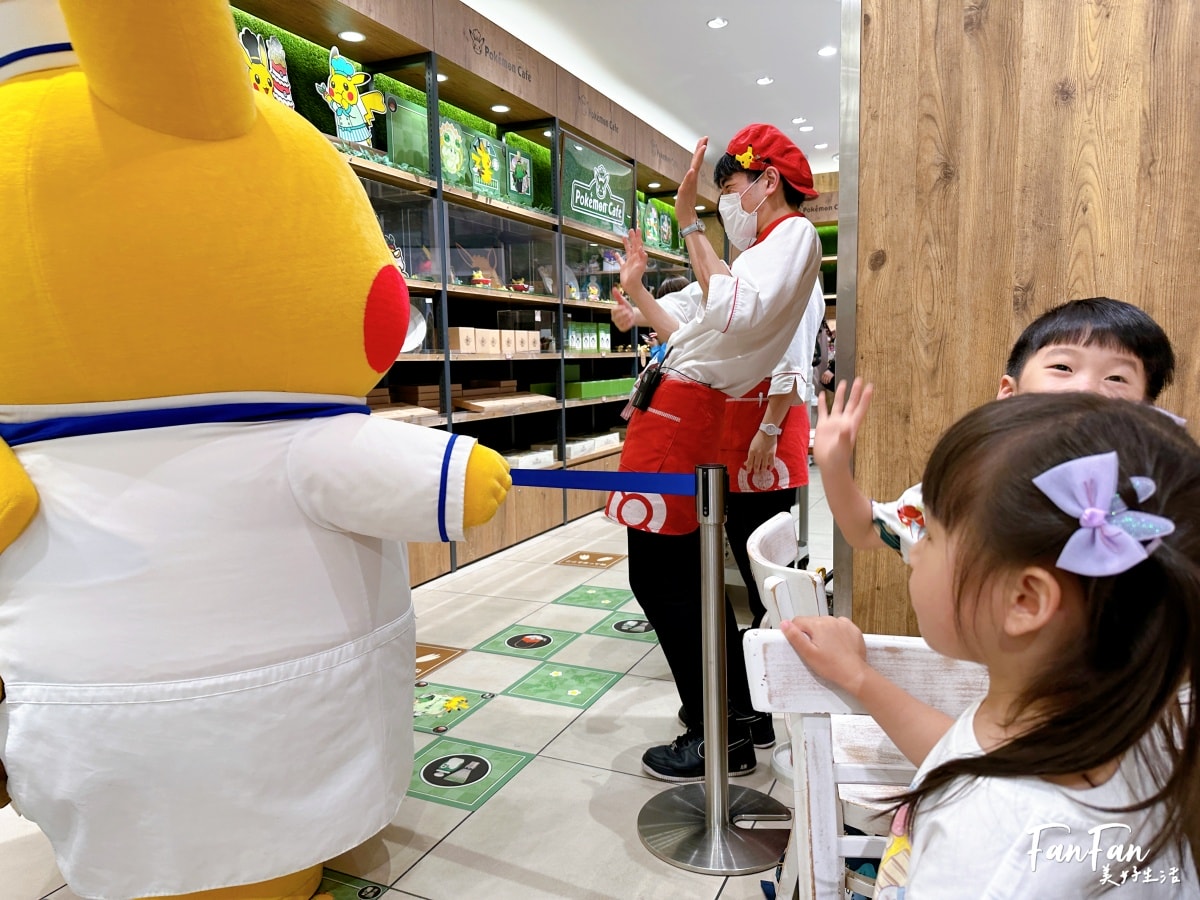 大阪寶可夢咖啡廳Pokemon Cafe預約攻略!意外的餐點好吃,還有皮卡丘主廚現身!非常值得一去的寶可夢主題餐廳 - 第37張圖 大阪寶可夢咖啡廳Pokemon Cafe預約攻略!意外的餐點好吃,還有皮卡丘主廚現身!非常值得一去的寶可夢主題餐廳