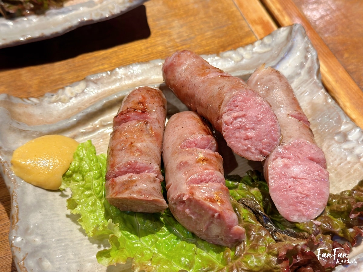心齋橋美食｜吉次牛舌炭火燒，有中文菜單還有兒童餐具，親子超友善！牛たん炭火焼