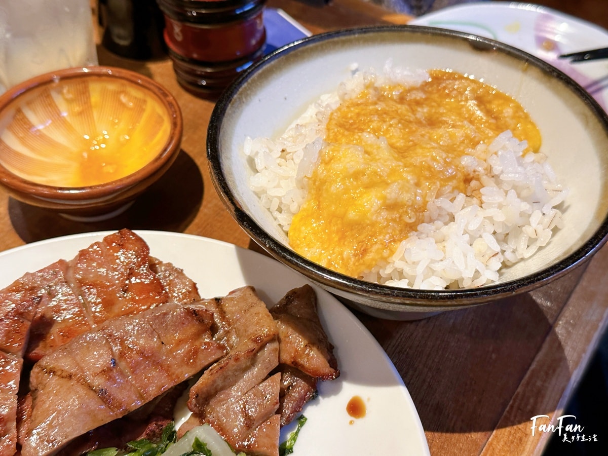 心齋橋美食｜吉次牛舌炭火燒，有中文菜單還有兒童餐具，親子超友善！牛たん炭火焼