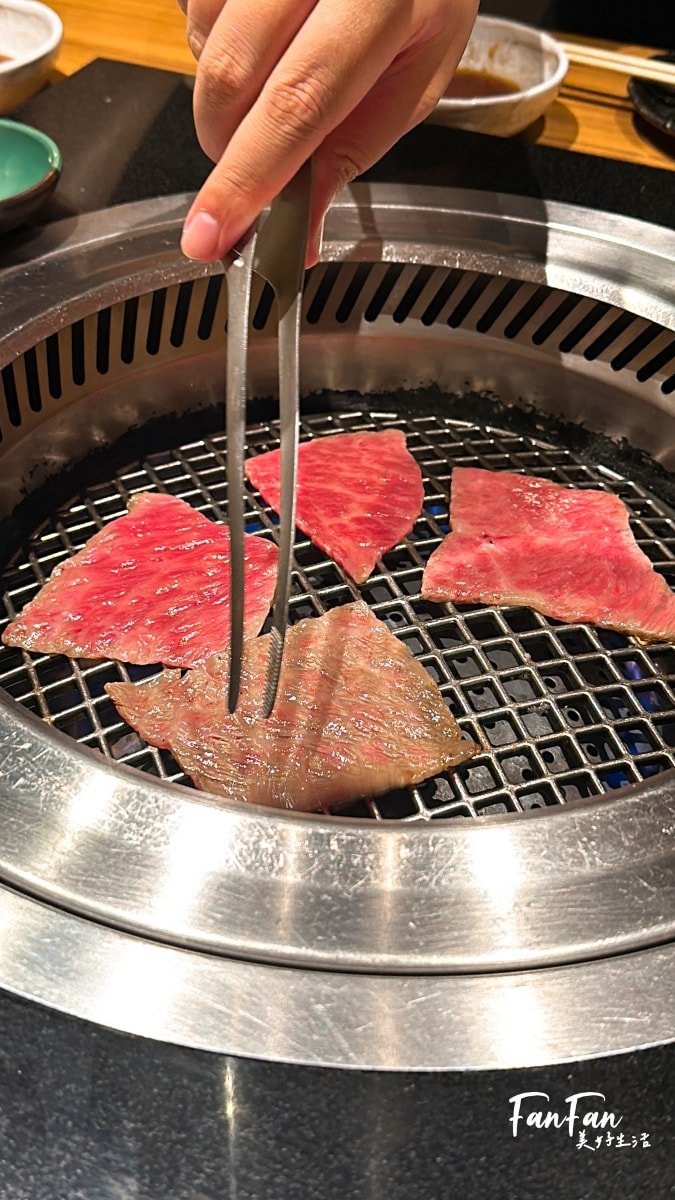 神戶牛燒肉石田屋｜去神戶當然要吃神戶牛肉！頂級A5和牛套餐太好吃｜炭焼肉 石田屋。Hanare