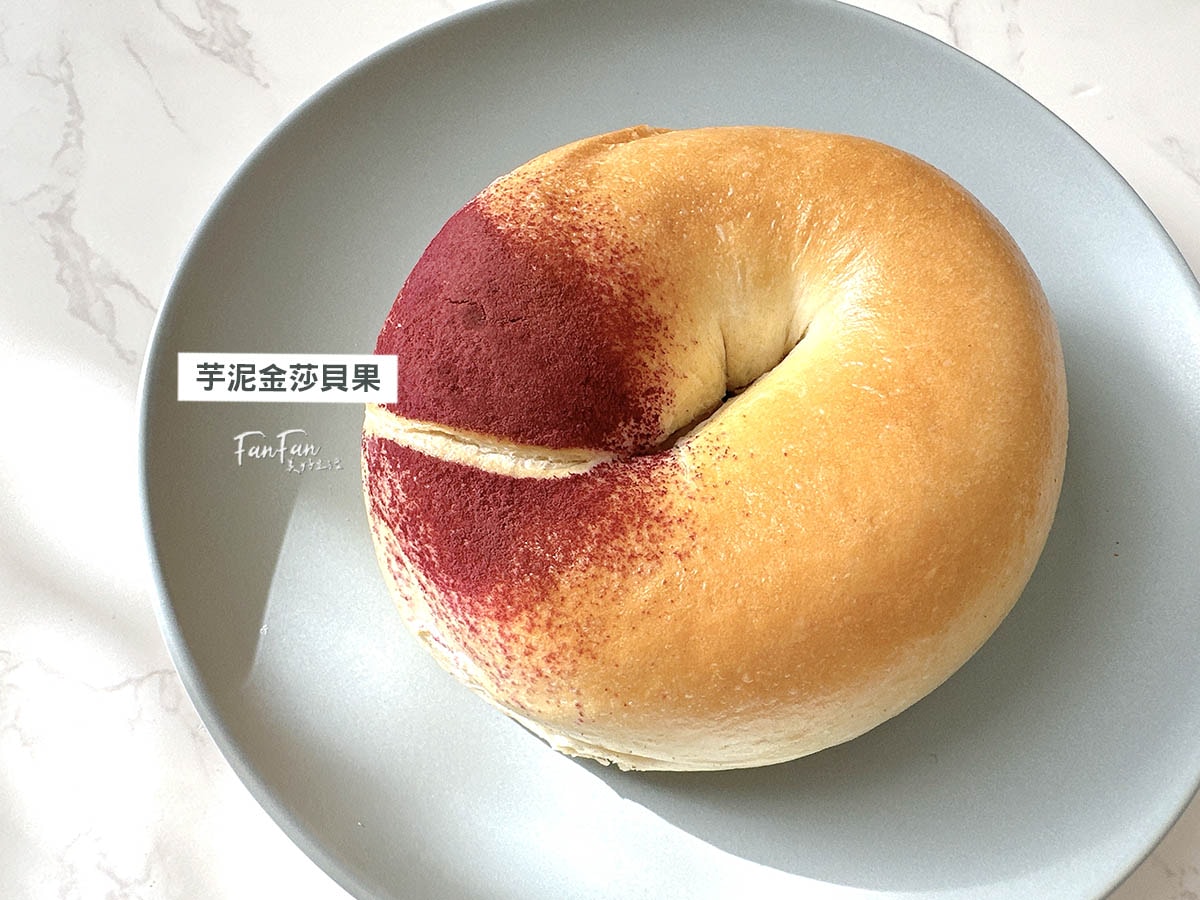 查理布朗烘培｜超酥脆水嫩貝果，10多種口味任選！還有明太子、香蒜、花生湯普斯麵包