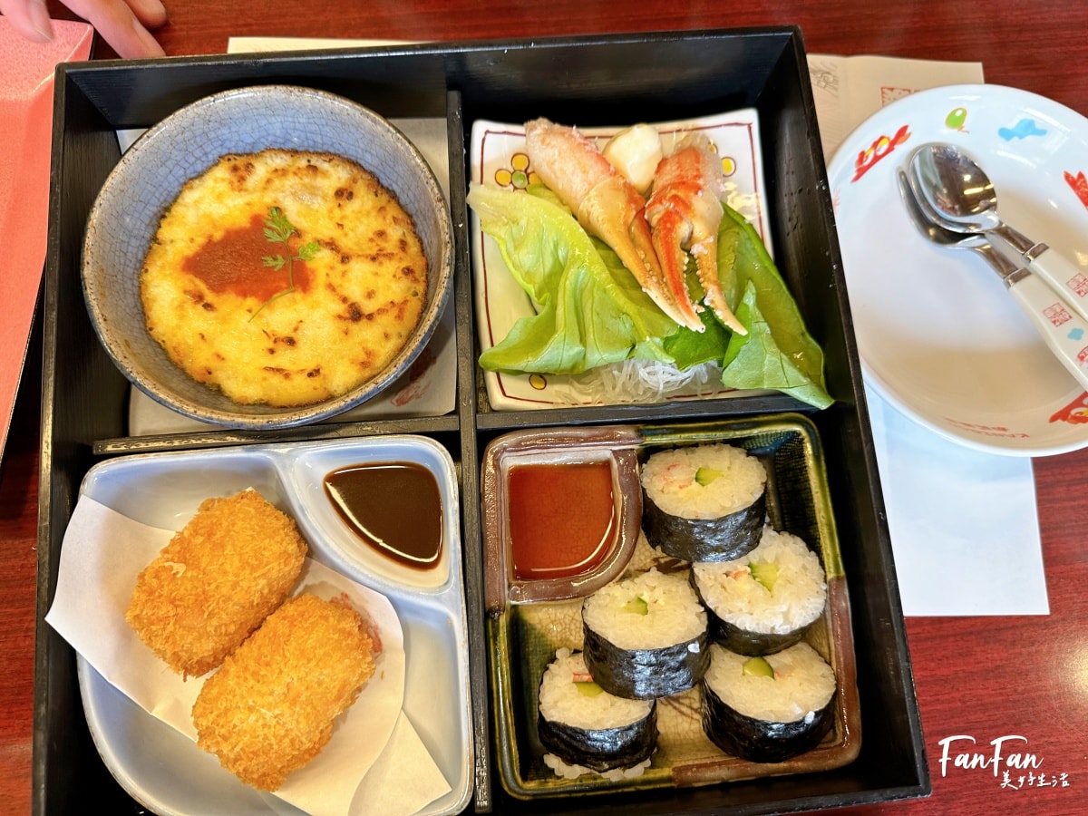 大阪美食道頓堀必吃！蟹道樂かに道樂：超豪華螃蟹料理，超鮮甜螃蟹火鍋、螃蟹生魚片、烤螃蟹！