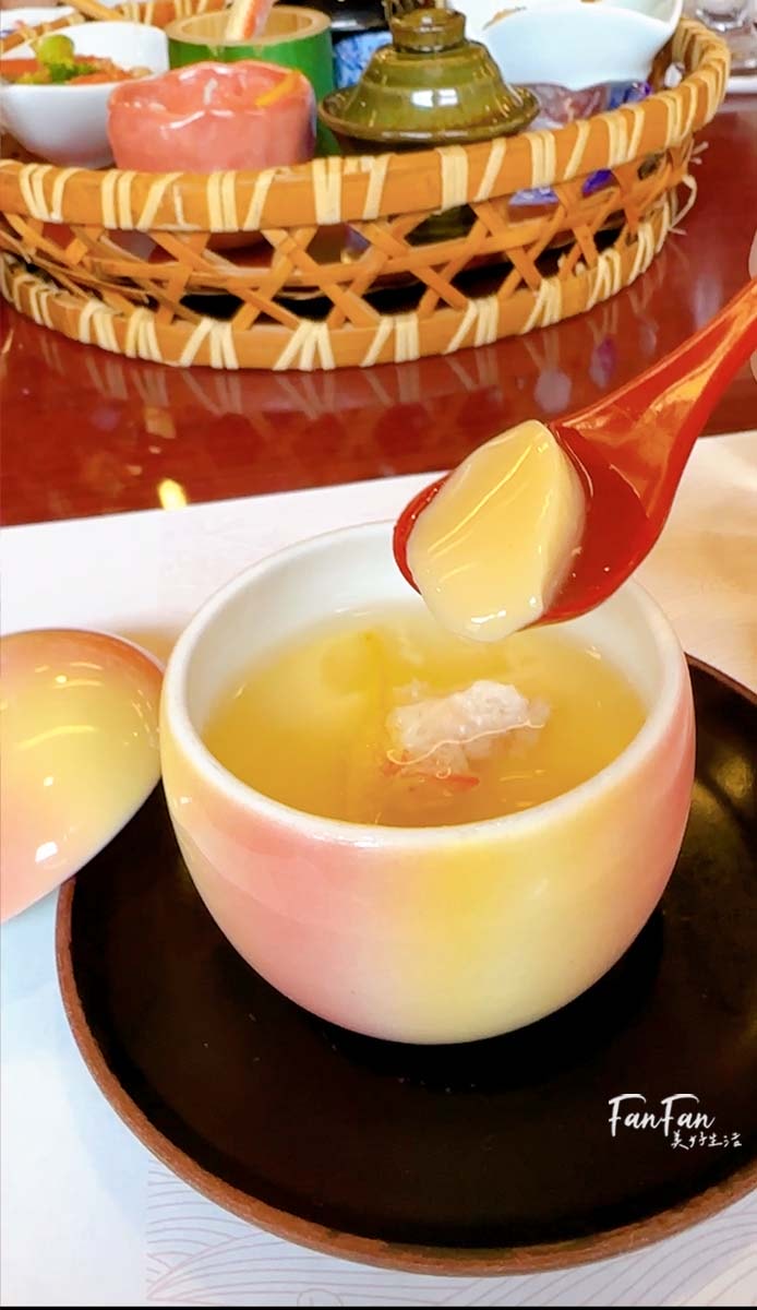 大阪美食道頓堀必吃！蟹道樂かに道樂：超豪華螃蟹料理，超鮮甜螃蟹火鍋、螃蟹生魚片、烤螃蟹！