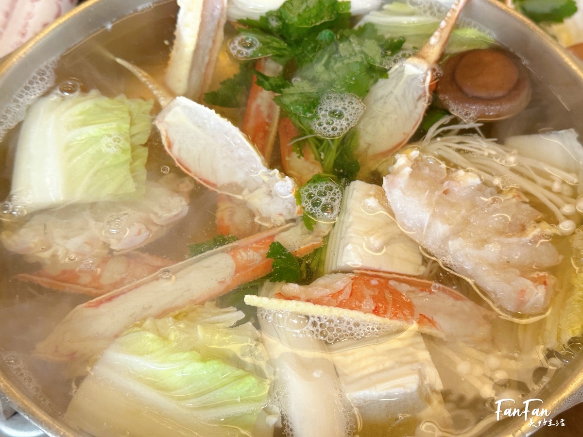 大阪美食道頓堀必吃！蟹道樂かに道樂：超豪華螃蟹料理，超鮮甜螃蟹火鍋、螃蟹生魚片、烤螃蟹！