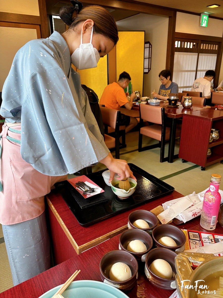 大阪美食道頓堀必吃！蟹道樂かに道樂：超豪華螃蟹料理，超鮮甜螃蟹火鍋、螃蟹生魚片、烤螃蟹！