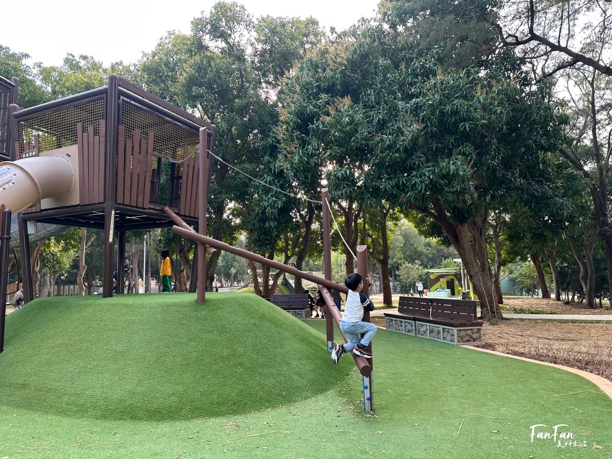 后里森林公園搖籃遊戲場|被樹林包圍好愜意不怕曬!還有林間吊床太愜意啦! - 第4張圖 后里森林公園搖籃遊戲場|被樹林包圍好愜意不怕曬!還有林間吊床太愜意啦!