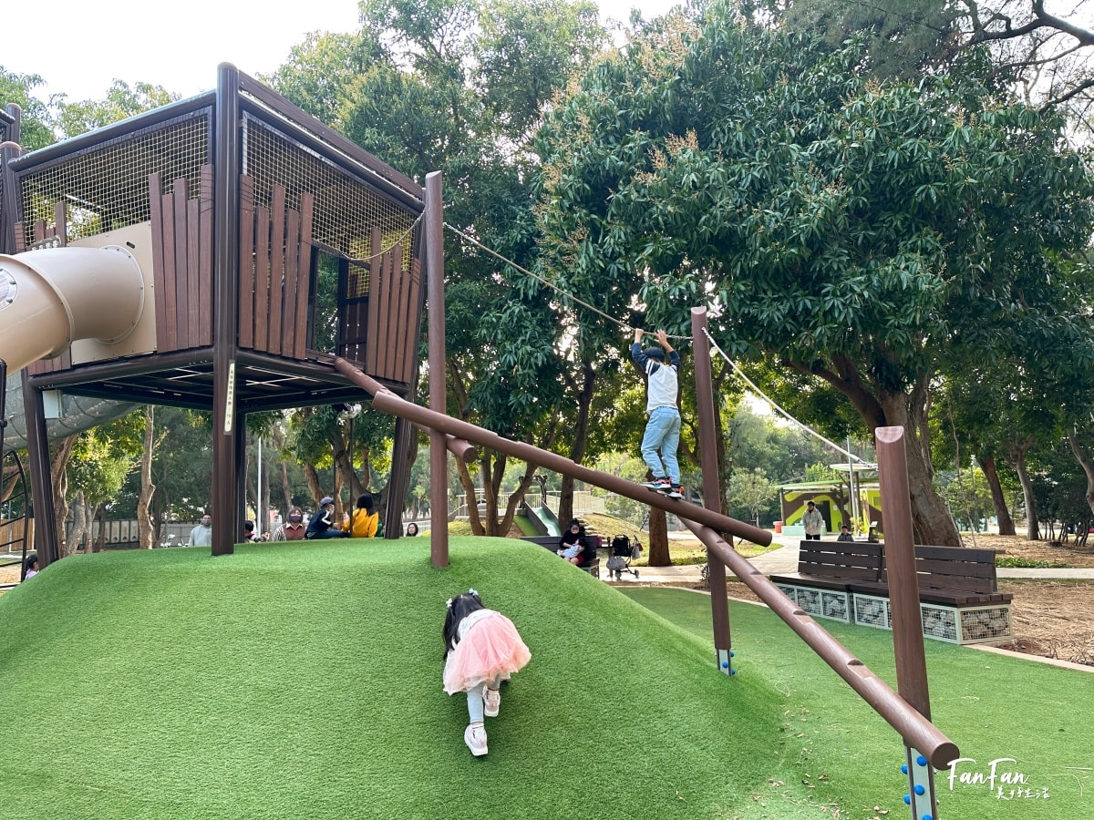 后里森林公園搖籃遊戲場|被樹林包圍好愜意不怕曬!還有林間吊床太愜意啦! - 第5張圖 后里森林公園搖籃遊戲場|被樹林包圍好愜意不怕曬!還有林間吊床太愜意啦!