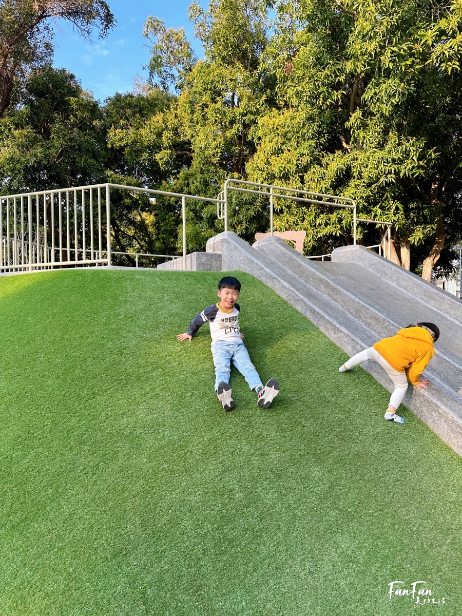 后里森林公園搖籃遊戲場|被樹林包圍好愜意不怕曬!還有林間吊床太愜意啦! - 第14張圖 后里森林公園搖籃遊戲場|被樹林包圍好愜意不怕曬!還有林間吊床太愜意啦!