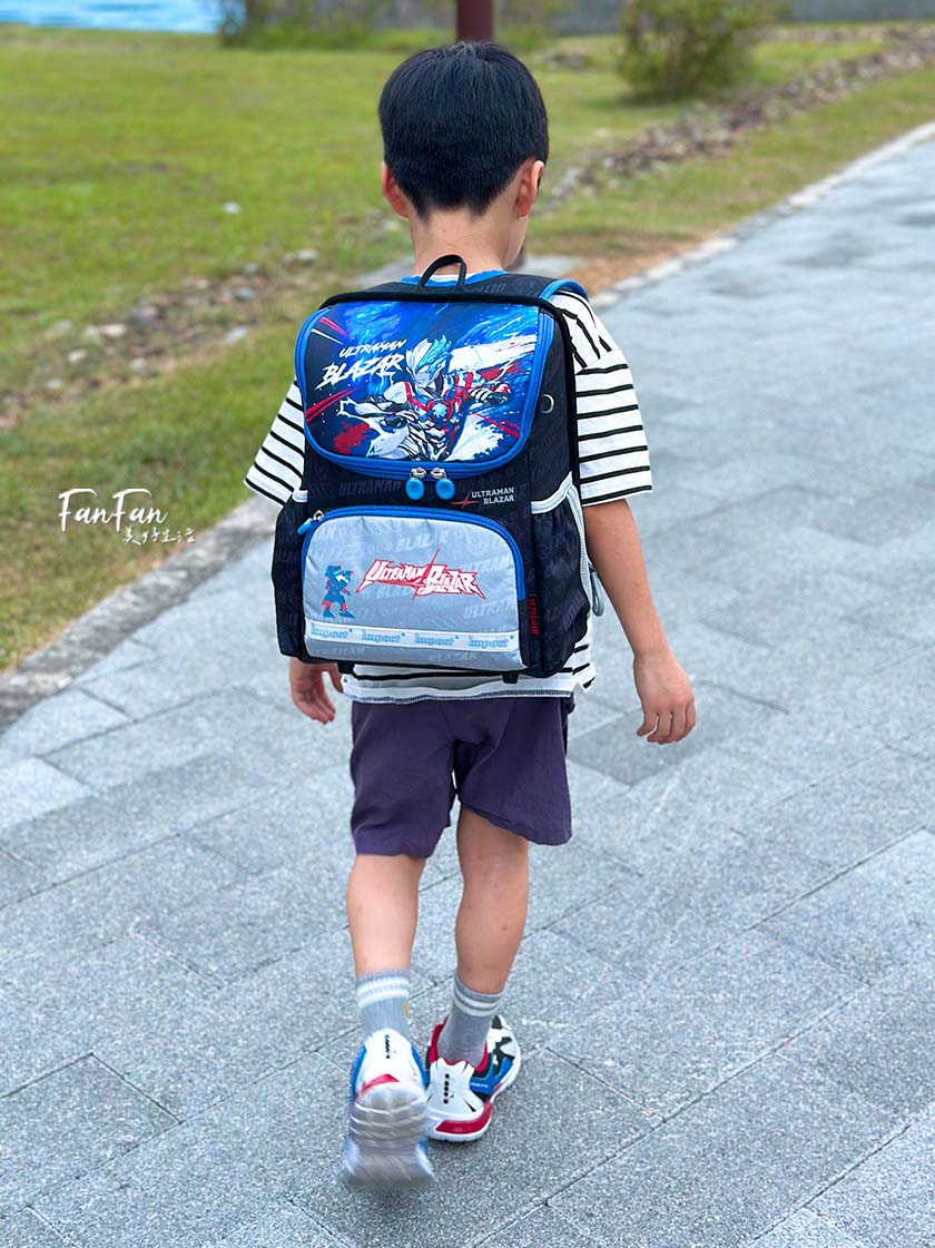 小學生書包推薦!IMPACT怡寶超輕羽量級護脊書包:柔軟背墊好背減壓、開口大雙拉鏈拿取更方便!超人力霸王帥氣登場! - 第11張圖 小學生書包推薦!IMPACT怡寶超輕羽量級護脊書包:柔軟背墊好背減壓、開口大雙拉鏈拿取更方便!超人力霸王帥氣登場!