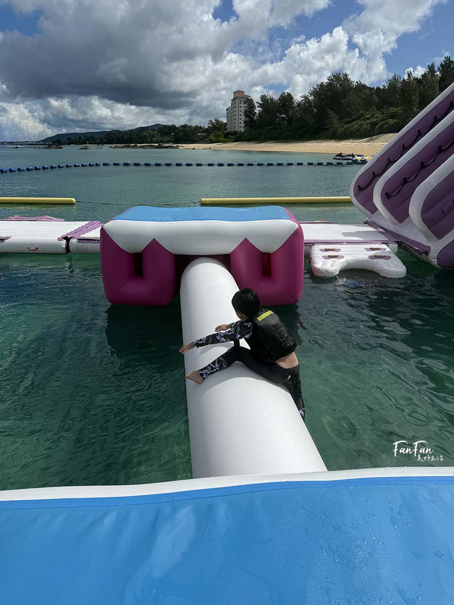 沖繩水上活動推薦：喜瀨海灘Aqua Park水上氣墊樂園！Marine Club Berry水上設施活動