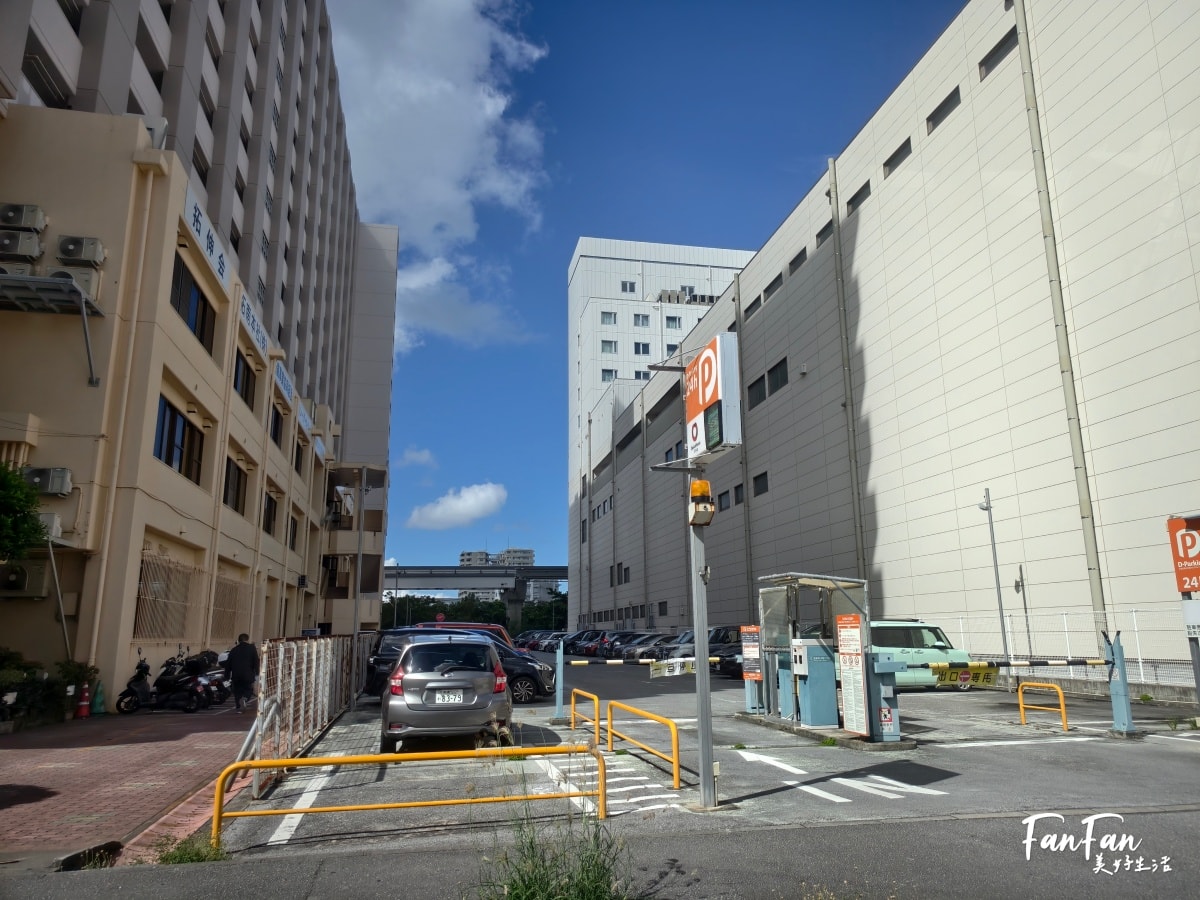 2025沖繩飯店推薦！東急STAY沖繩那霸飯店，親子超友善附有兒童遊戲室，一樓就是唐吉訶德商店，房間內還有專屬洗衣機，房價便宜CP值超高！