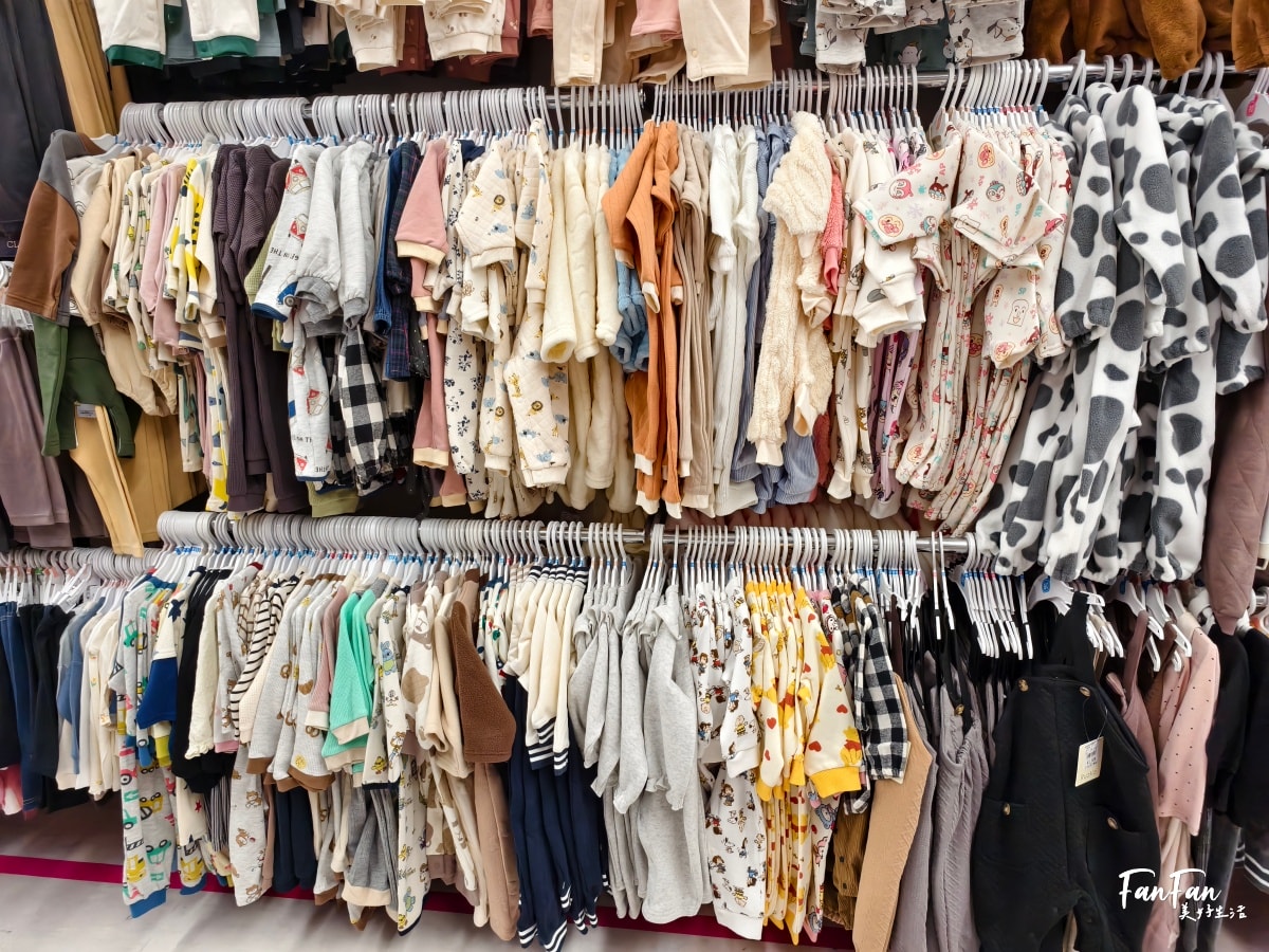 沖繩必逛母嬰用品商店：西松屋！嬰幼兒童裝、鞋襪零食玩具、尿布奶粉水壺餐具、沐浴球超好買，價格親民換季更划算｜西松屋必買推薦！