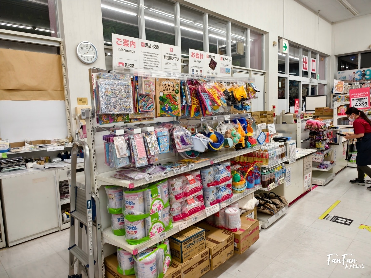 沖繩必逛母嬰用品商店：西松屋！嬰幼兒童裝、鞋襪零食玩具、尿布奶粉水壺餐具、沐浴球超好買，價格親民換季更划算｜西松屋必買推薦！