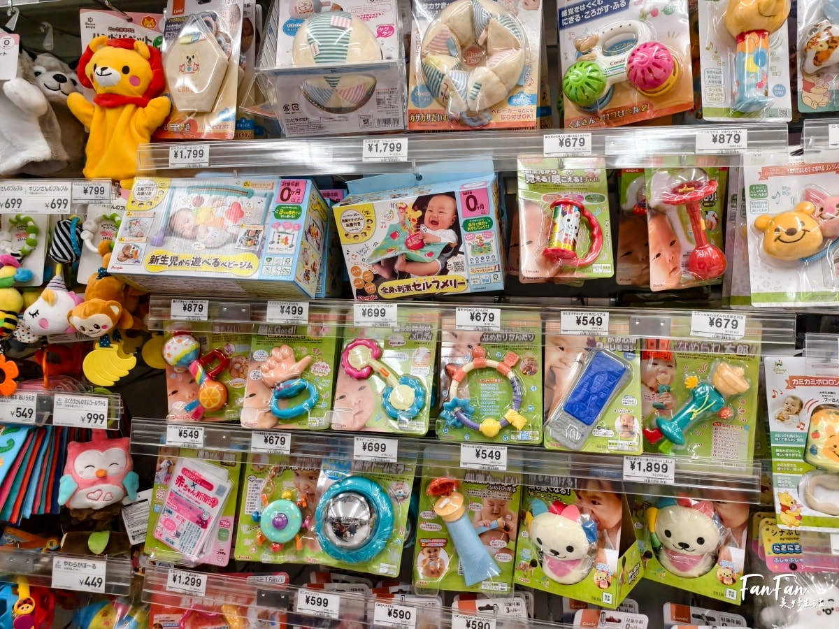 沖繩必逛母嬰用品商店：西松屋！嬰幼兒童裝、鞋襪零食玩具、尿布奶粉水壺餐具、沐浴球超好買，價格親民換季更划算｜西松屋必買推薦！