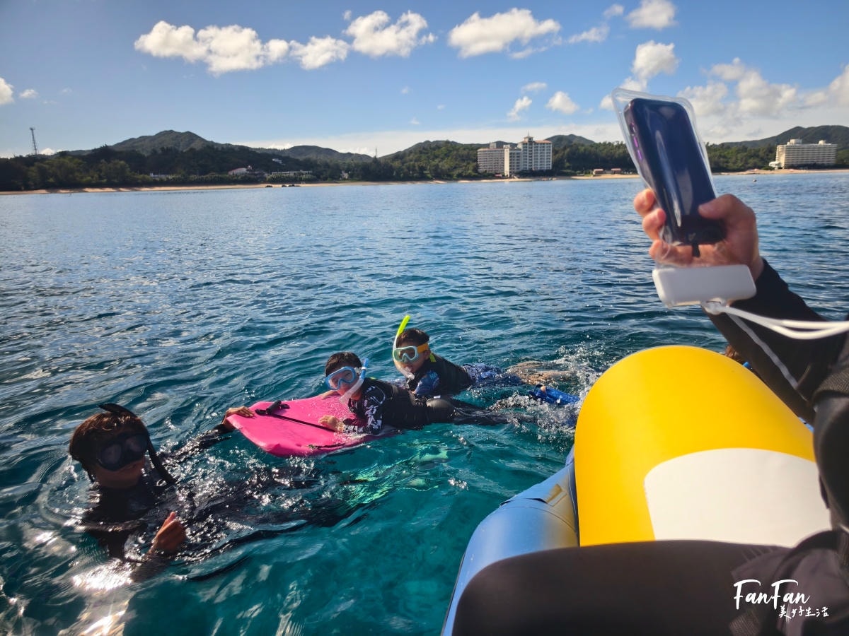 沖繩浮潛體驗:5歲就能玩,不會游泳也能浮潛!感受沖繩清澈海水、熱帶魚與珊瑚礁,浮潛新手也沒問題! - 第9張圖 沖繩浮潛體驗:5歲就能玩,不會游泳也能浮潛!感受沖繩清澈海水、熱帶魚與珊瑚礁,浮潛新手也沒問題!