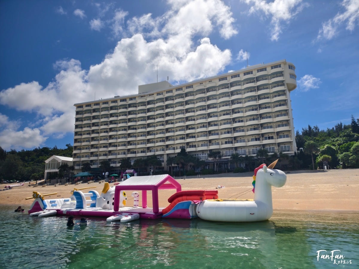 沖繩水上活動推薦：喜瀨海灘Aqua Park水上氣墊樂園！Marine Club Berry水上設施活動